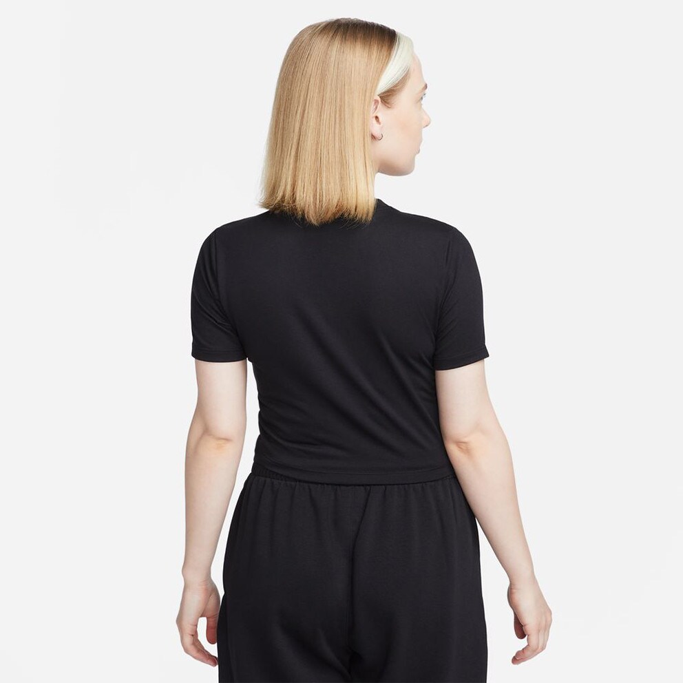 Nike Sportswear Essential Women's Cropped T-shirt