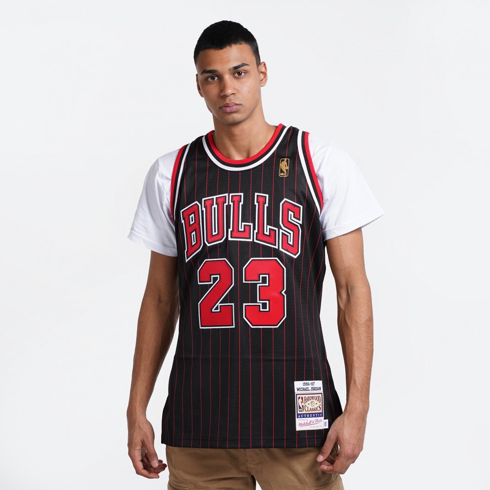 Mitchell & Ness  Michael Jordan Chicago Bulls Authentic Alternate 1996-97  Men's Jersey